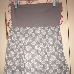 GAP maternity skirt